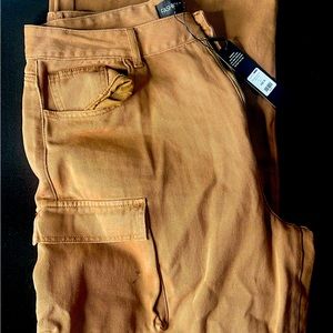 Fashion Nova Cargos in Brown. Size 16